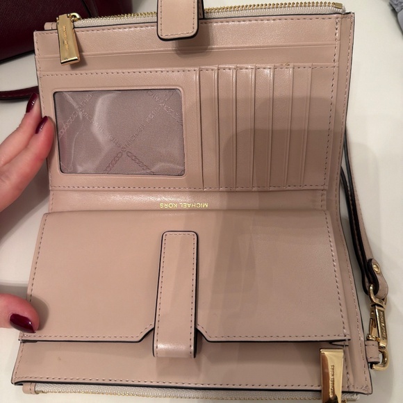 Jet Set Travel Signature Logo Smartphone Wallet - Picture 1 of 3